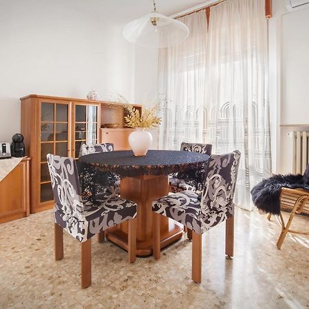Villa Viola-Comoda Villetta A カプリーノ・ヴェロネーゼ エクステリア 写真