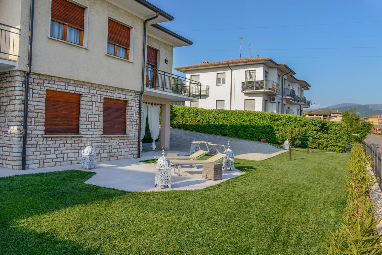Villa Viola-Comoda Villetta A カプリーノ・ヴェロネーゼ エクステリア 写真